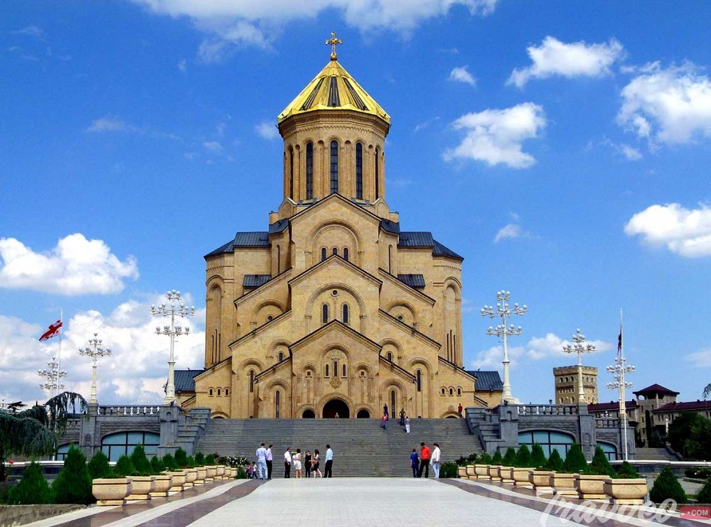 جورجيا: استكشف أروع الأماكن السياحية والطبيعية في وجهة ساحرة