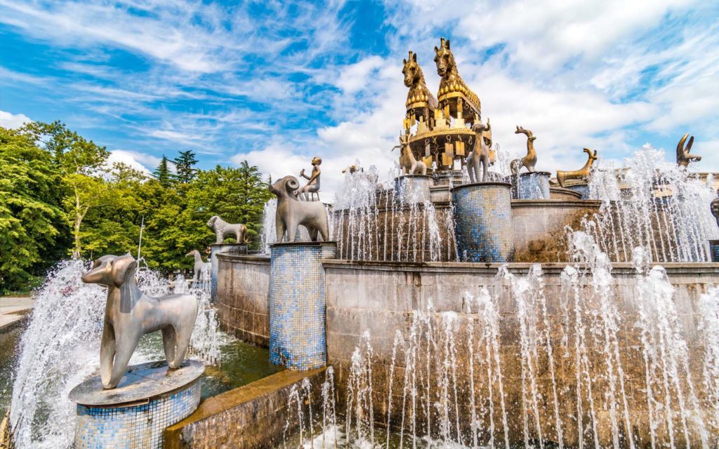 أفضل مدن جورجيا للسياحة: استكشاف جمال التراث والطبيعة